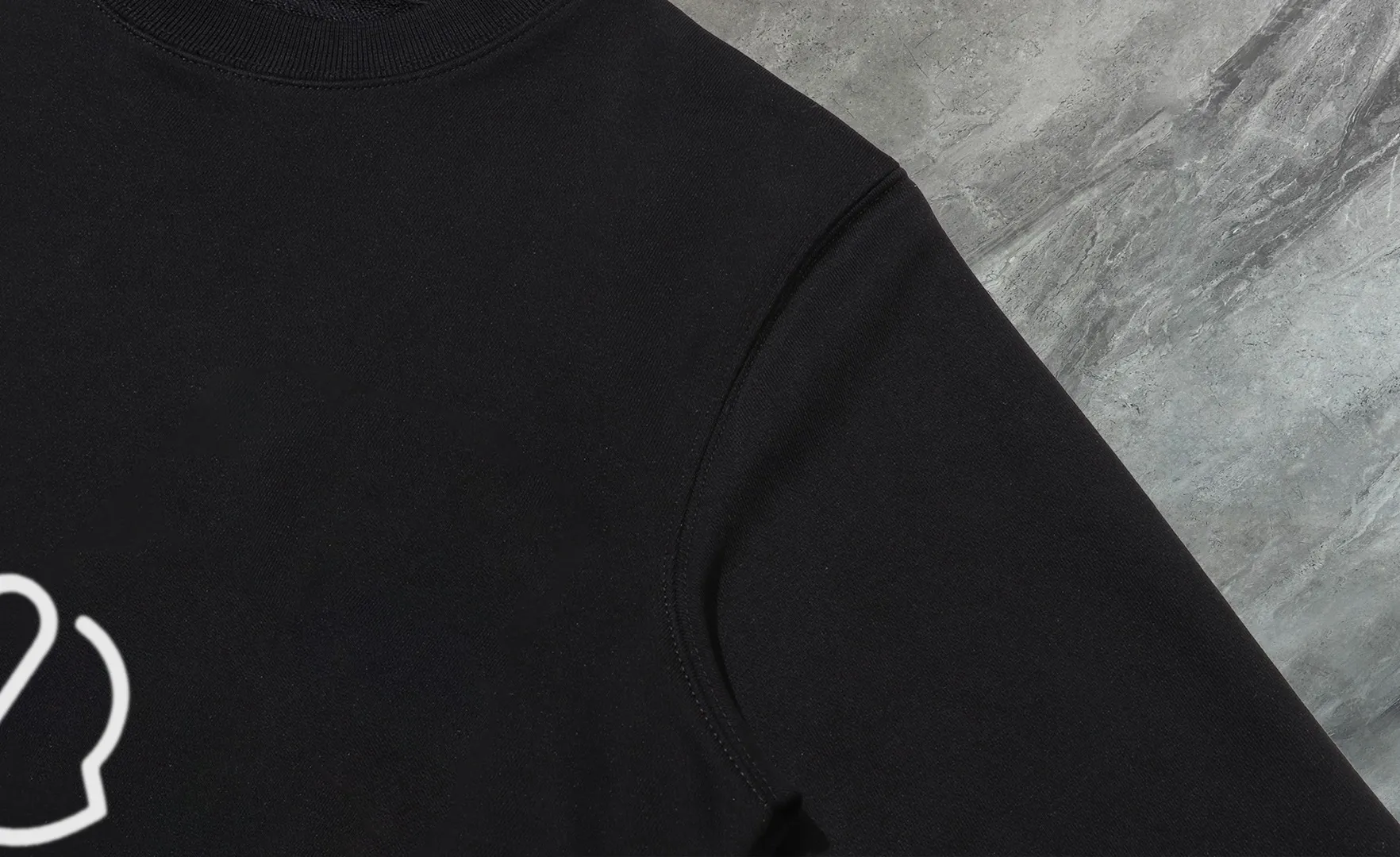【 In Stock】 〖 𝐌𝐎𝐍𝐂𝐋𝐄𝐑~ 〗 440g ， 😎 ， ， Factory 2025 T ， ， Premium LOGO， Same Style ：Black White Size：S M L XL 2XL